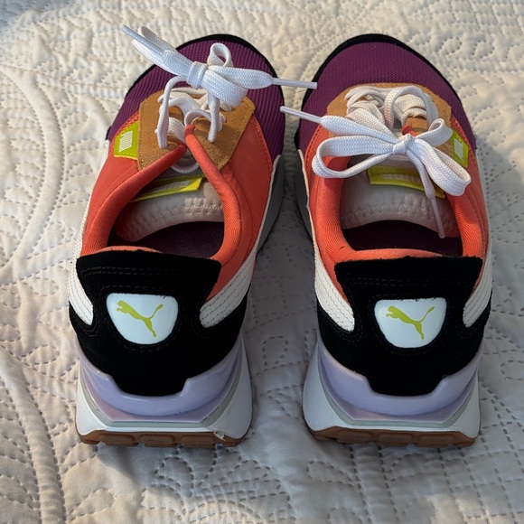 Vibrant Women's Puma Cruise Rider Sneakers size 9 - Picture 4 of 4